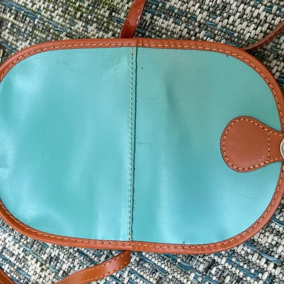 Vera Pelle Aqua Leather Crossbody Travel Bag - Picture 12 of 13